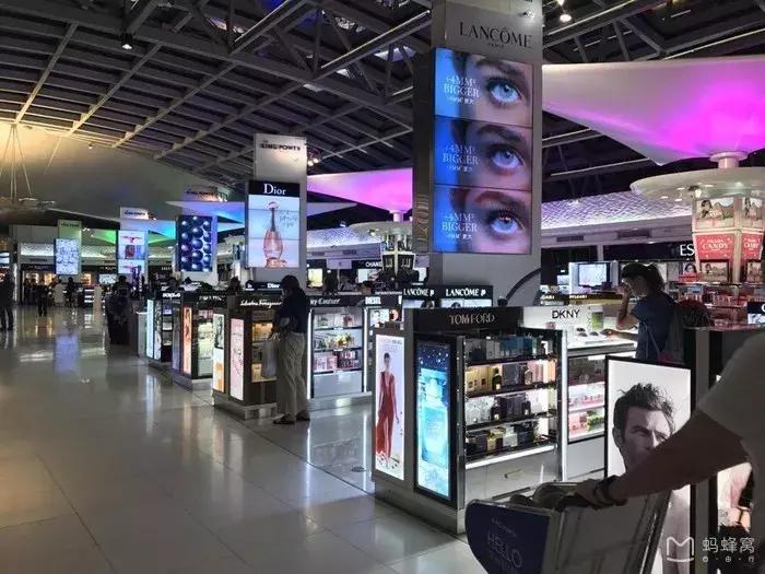 机场免税店什么东西最值得买,机场免税店的东西便宜吗