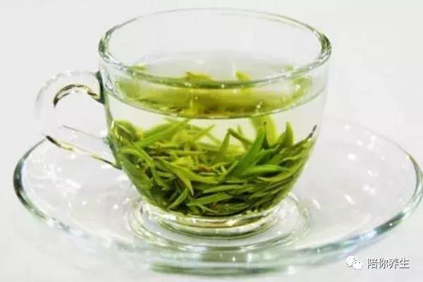 湿热体质有哪些症状反应如何调养,湿热体质的表现症状及调理方法