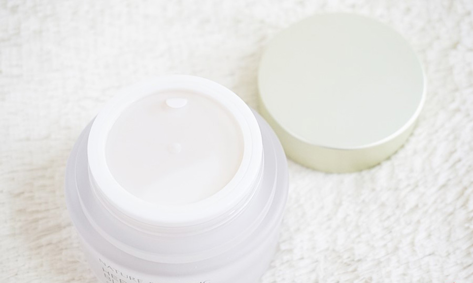 韩国露怡斯软玉祛痘面霜怎么样,韩国九朵云马油面霜的功效与作用