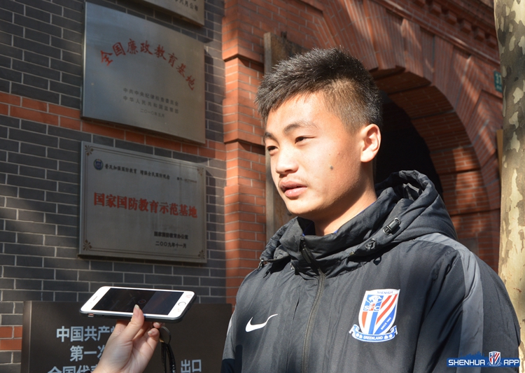 绿地申花U17梯队瞻仰*共中**一大会址不忘初心开启新征程