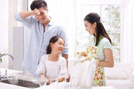 84消毒液和洁厕灵一起清洁,84消毒液和厨房清洁剂能一起用吗