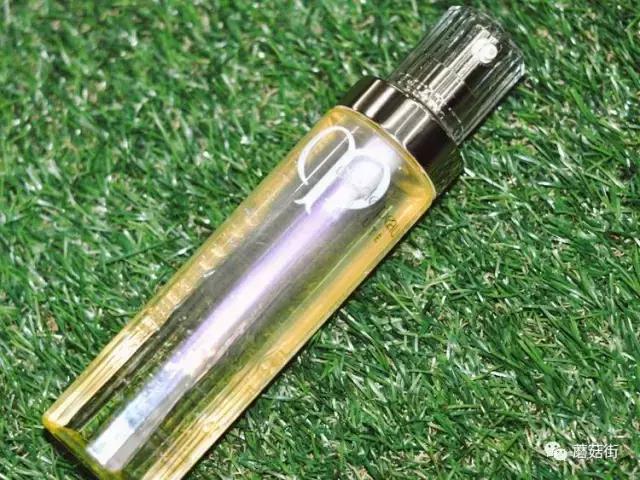 中年女士保湿补水一叶子护肤水,平价好用的护肤水测评