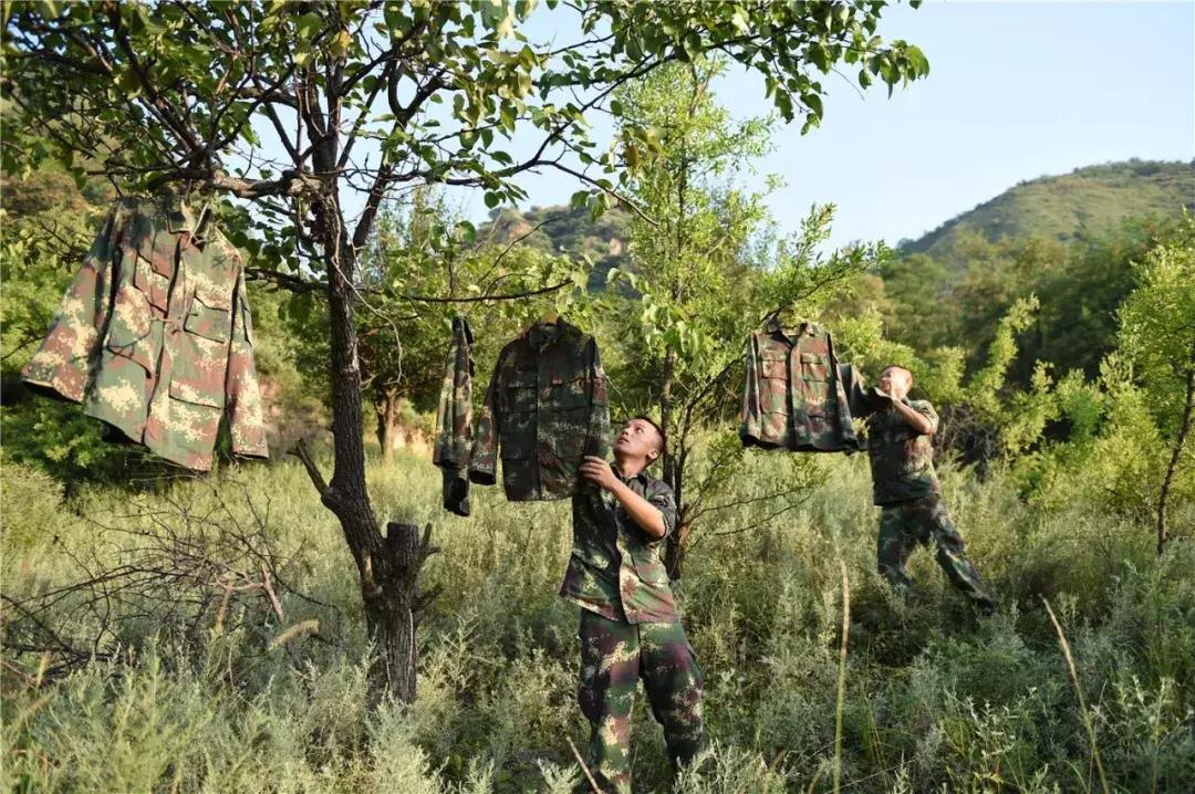 这就是中国军人！阳光竟成奢侈品，晒太阳就是对优胜者最大的奖励