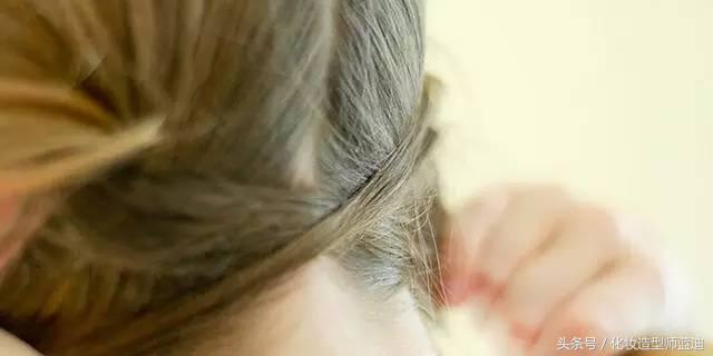 发型这样扎更是高级时尚了,气质款发型扎出去回头率百分百