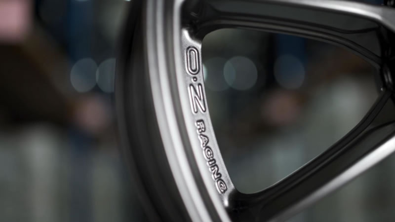 因为够执着大牌不缺席——意大利OZ推出ATS专用HYPERGTHLT轮毂