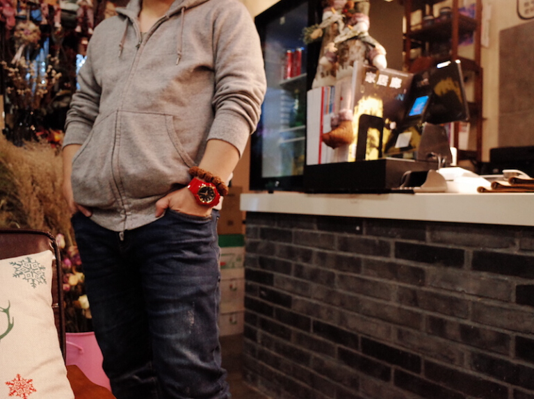 狗爷戴的卡西欧,卡西欧和iwatch哪个值得买