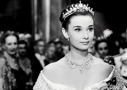 饰品店一年四季适合卖什么,小饰品开店攻略