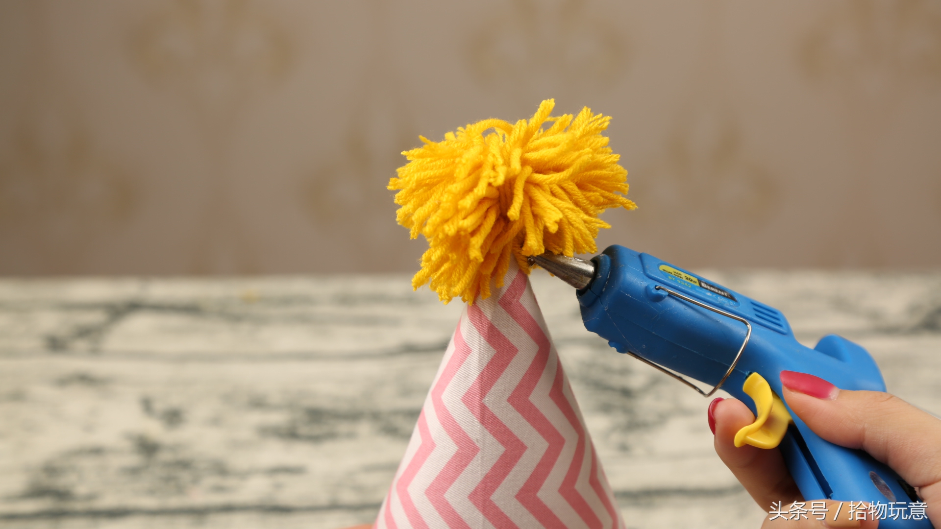 零碎布料旧毛线别压箱子里，简单几步做个帽子，实用漂亮又美观