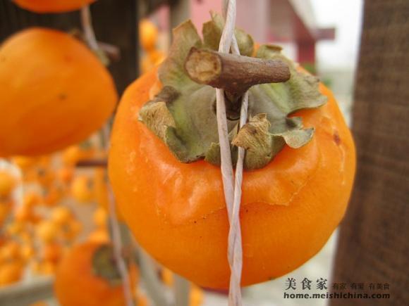 柿饼上的白霜是怎么来,柿饼上的白霜怎么出来的