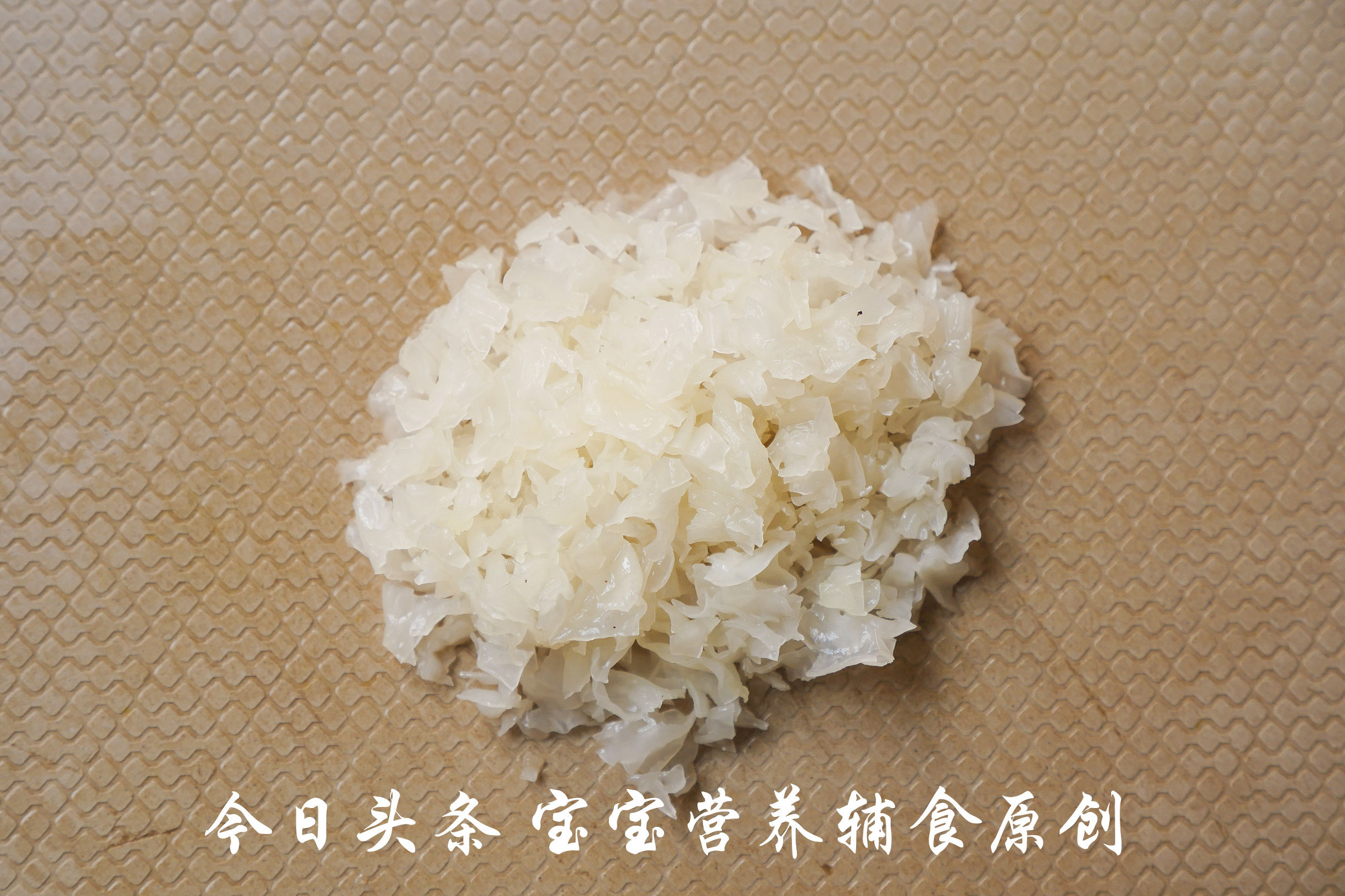 冬天干燥，宝宝却不爱喝水？这样做不仅补水还能健脾养胃