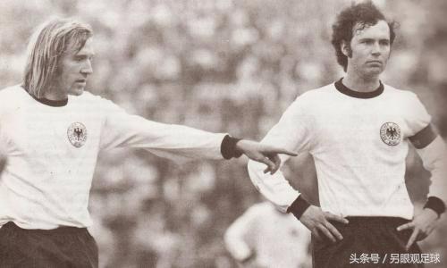 足球史上十大球星排名表,世界十大足球巨星排名