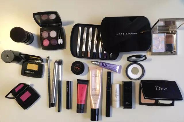 美妆博主平价散粉红黑榜油皮,深扒化妆品