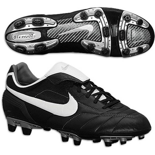 流行易逝经典永存——欧冠赛场上的顶级战靴