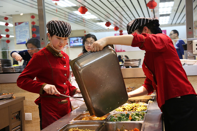 306医院节假日上班时间,医院劳动节坚守
