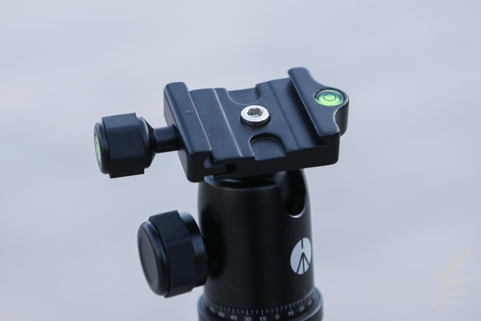 曼富图铝合金三脚架推荐,曼富图element三脚架使用方法