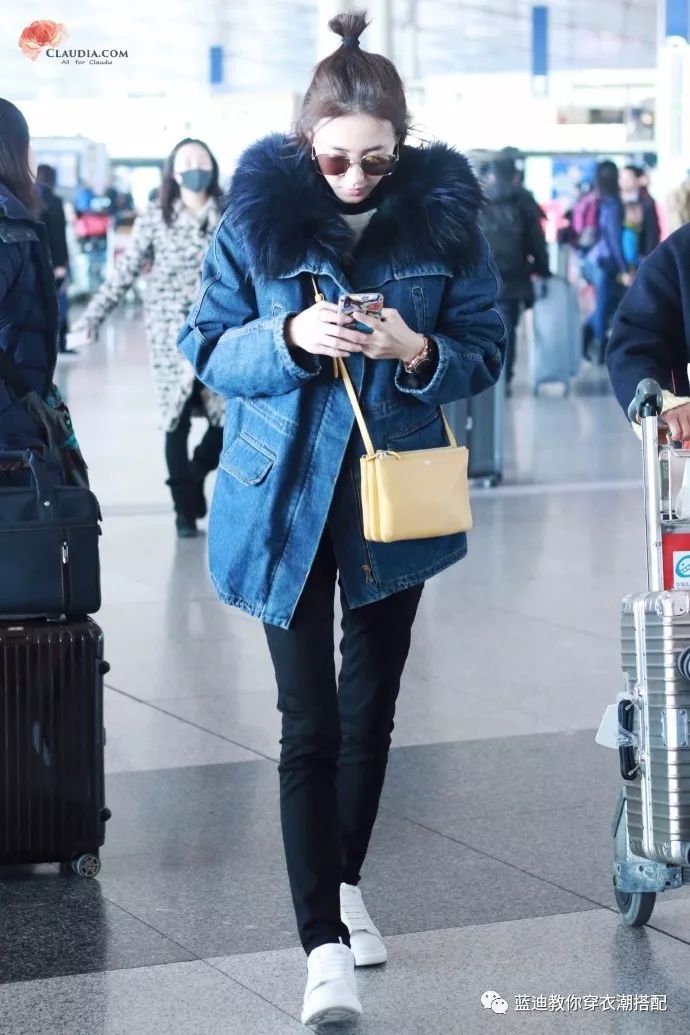 明星*服私**｜李宇春王丽坤吴昕机场*服私**，活动*服私**搭配