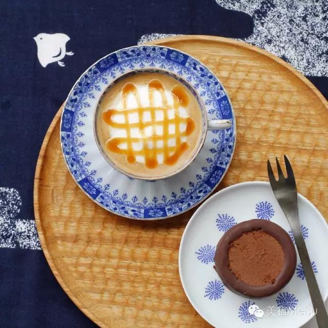 家里铺上一款高颜值桌布,卧室桌布高级感轻奢