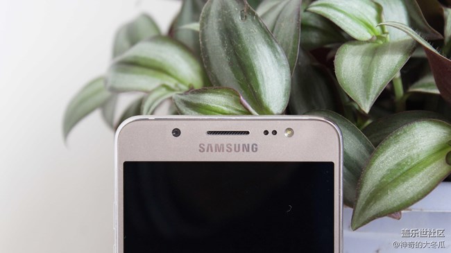 三星galaxyj5,三星galaxyj5现状