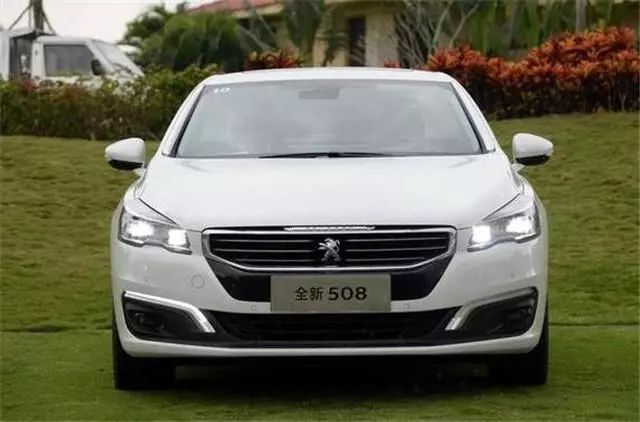 轴距2.8米，搭载宝马发动机的中级车是怎么输的，标致508告诉你！