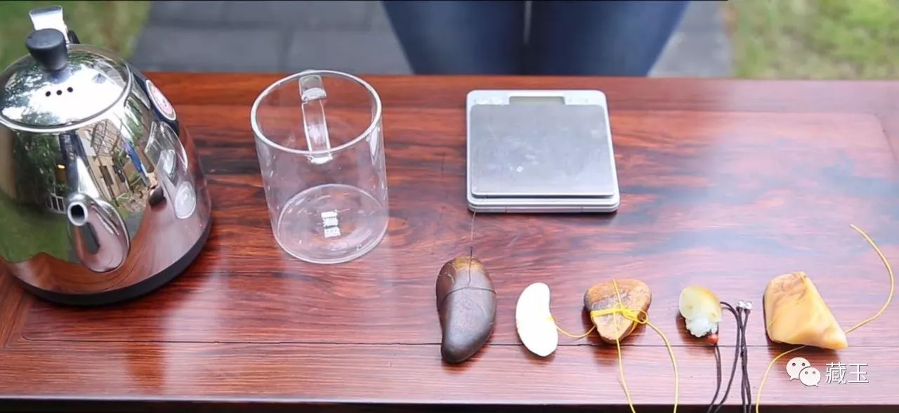 怎么辨别和田玉的最简单方法,如何用最简单的方法鉴别和田玉