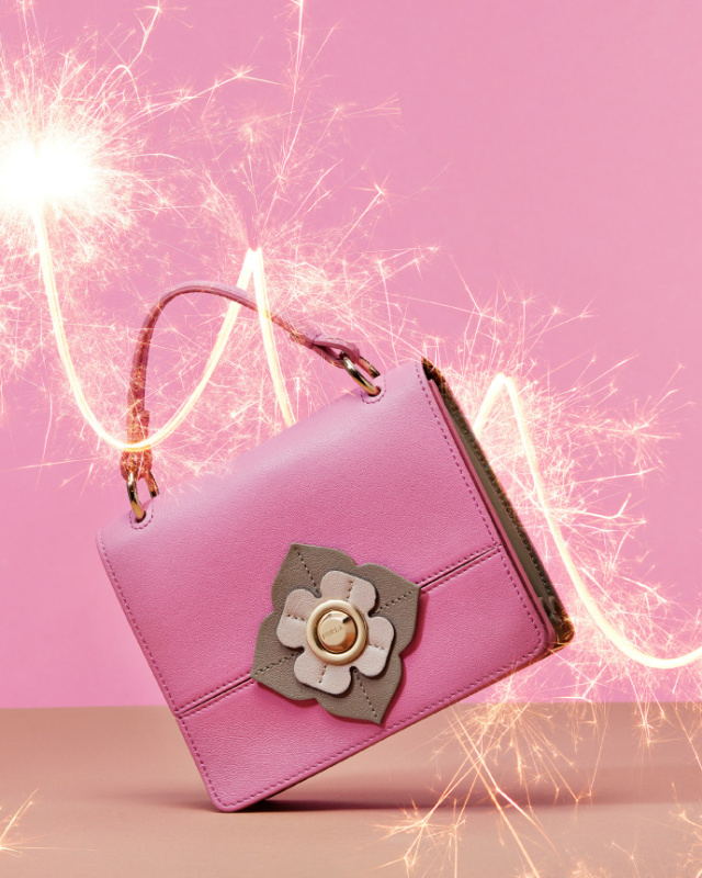 用一样东西完美宣示意大利的纯正血统,这款包包再适合不过啦~