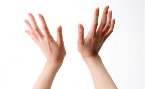 就医搜｜潮湿的环境会诱发风湿热吗？风湿热有哪些症状？