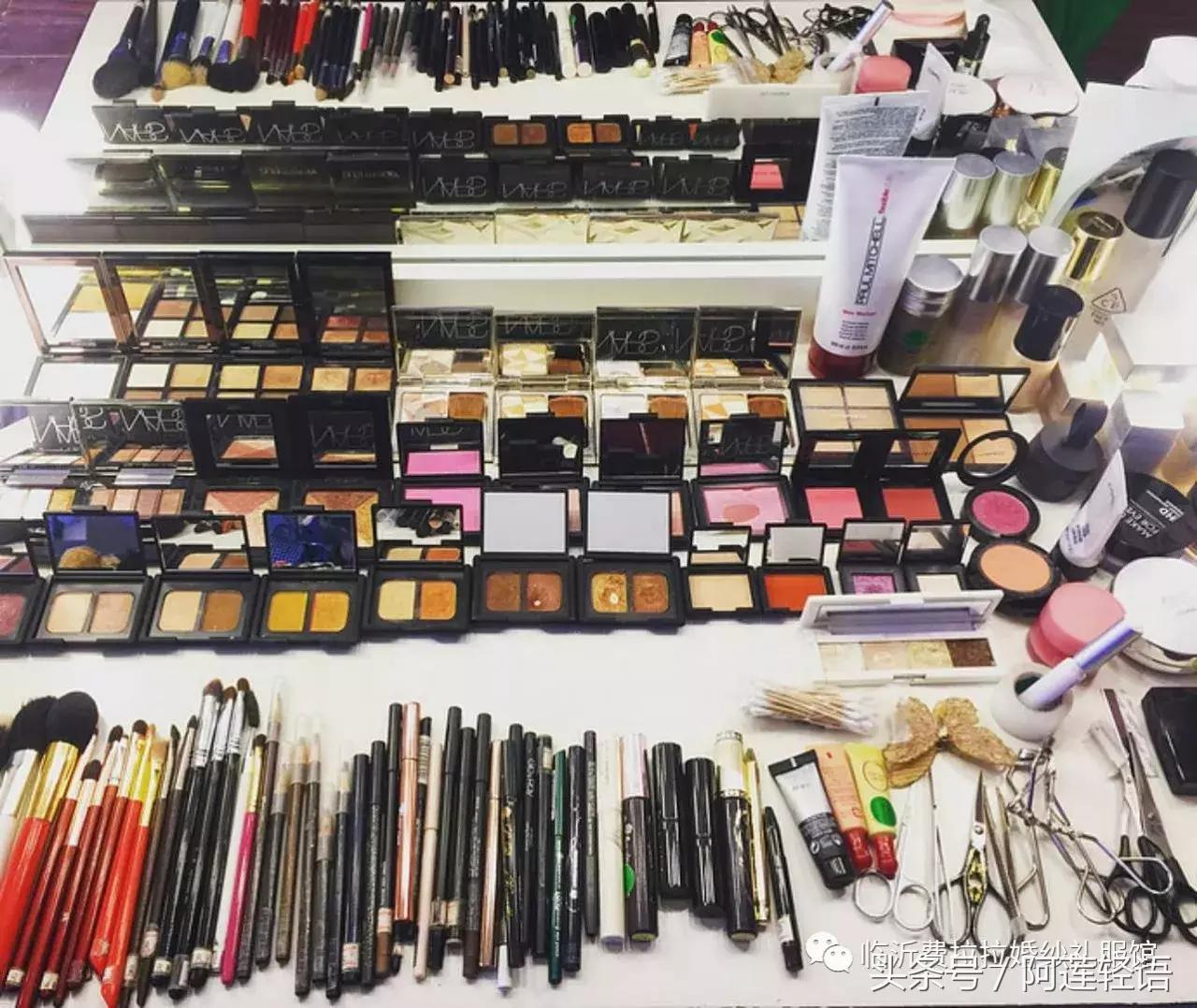 临沂这家店订购婚纱礼就赠送婚礼跟妆！还有定制充电宝赠送哦