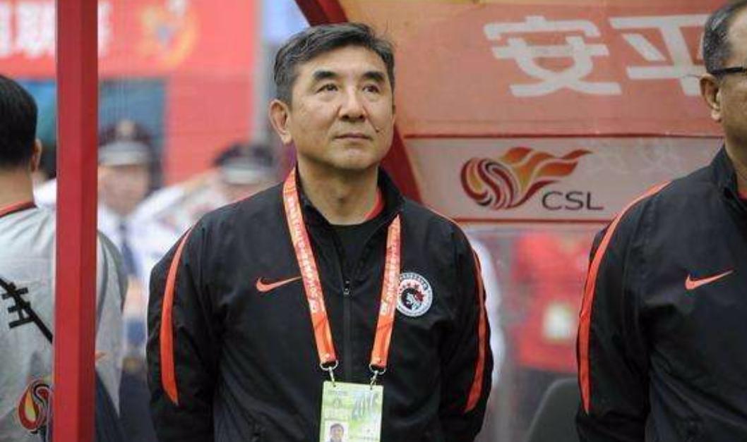 大连万达接手一方足球最新消息,足球冬季转会结束了吗