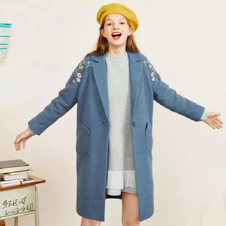 没穿刺绣呢大衣，勿怪今冬无亮点