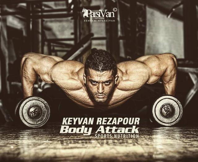 标准俯卧撑和变式俯卧撑哪种好,新手从跪姿俯卧撑练到标准俯卧撑