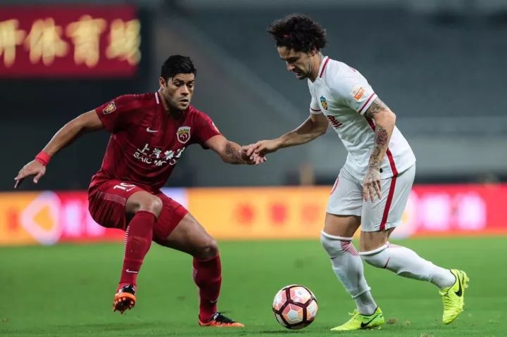 爱踢球的人可不该在球鞋的问题上犯错误！