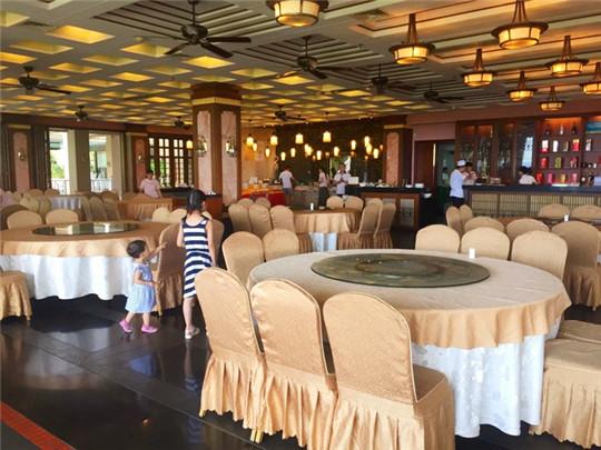 带着一家子来海边,带着一家子去旅游