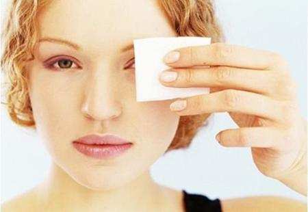 新手睫毛膏怎么画才简单又好看,长睫毛膏的正确使用方法