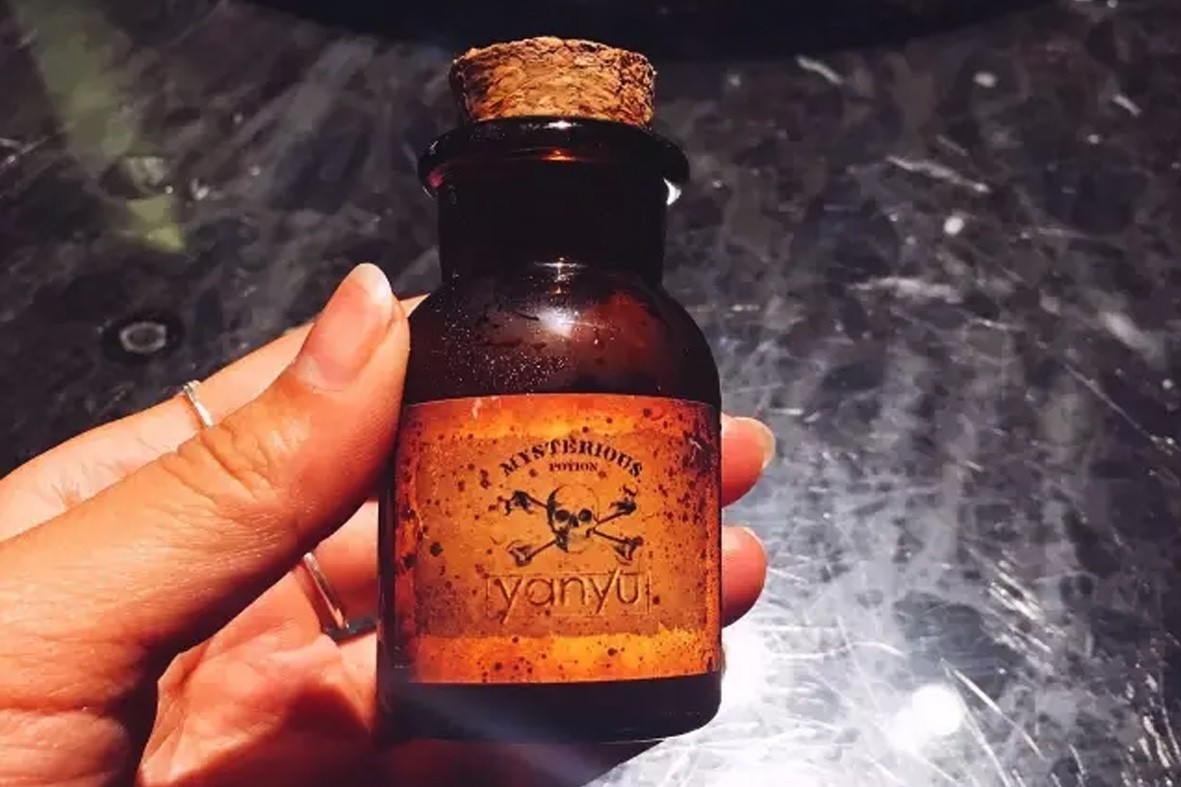 以“毒药”走红的餐厅：我是这样让顾客抢着为创意掏钱的