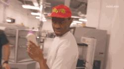 明星上脚｜穿上这些够嘻哈的鞋，会让你璐出真微笑！