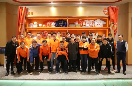 鲁能泰山球迷一代人的回忆,球迷文化看台现场