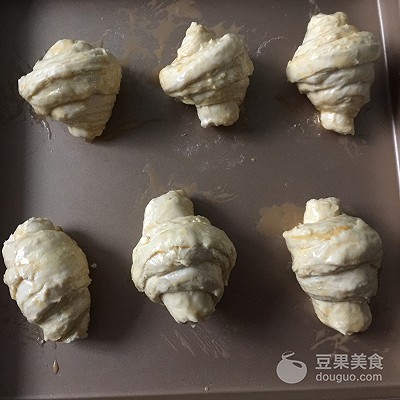 意大利羊角起酥面包,丹麦起酥牛角面包的做法