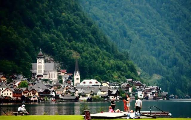 恋与制作人伴你身边,恋与制作人在你身边选谁比较好