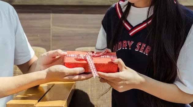 浠h喘鐨勫晢鍝侀渶瑕佺即绾冲叧绋庡悧,娴峰浠h喘澶氬皯閽卞厤鍏崇◣