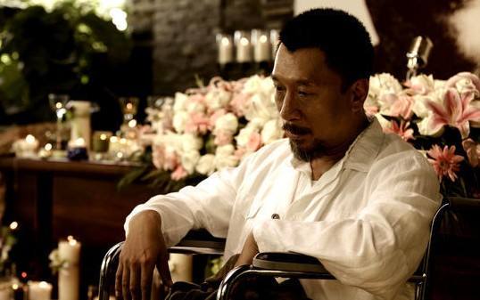 男人肩上扛着痣好吗,肩上扛痣的人是不是很苦