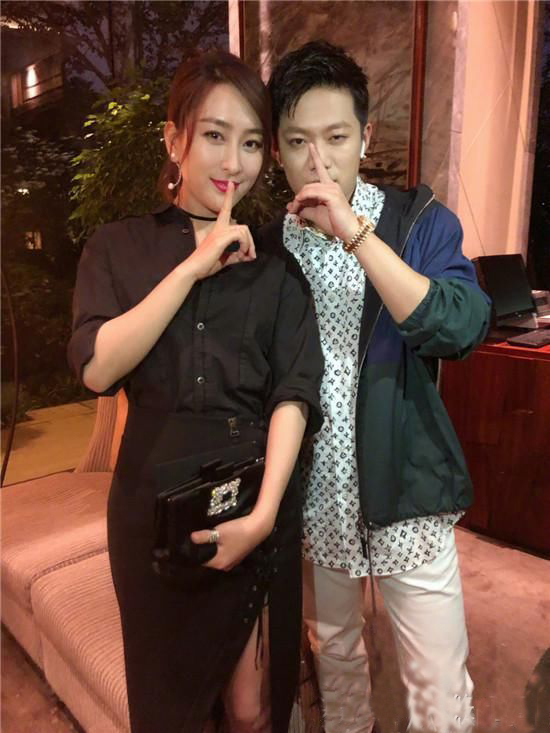 一人我饮酒醉，醉看女人和人睡