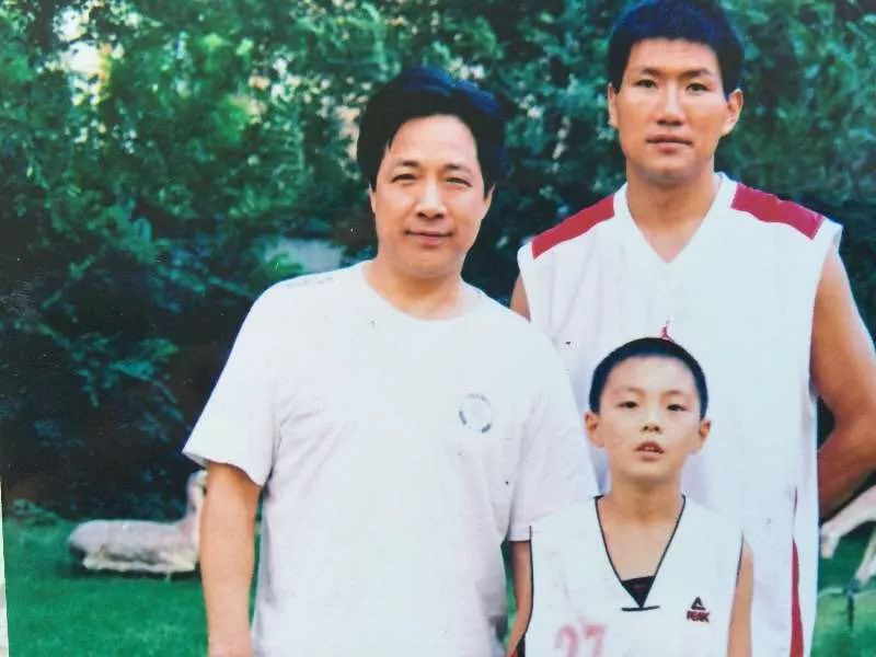 6岁爱上篮球19岁征战CBA第八位*疆新**籍国手的追梦之旅