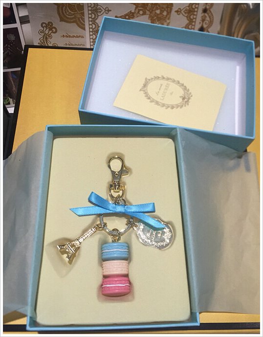 富家千金到自家商场消费,富家千金到商场买东西