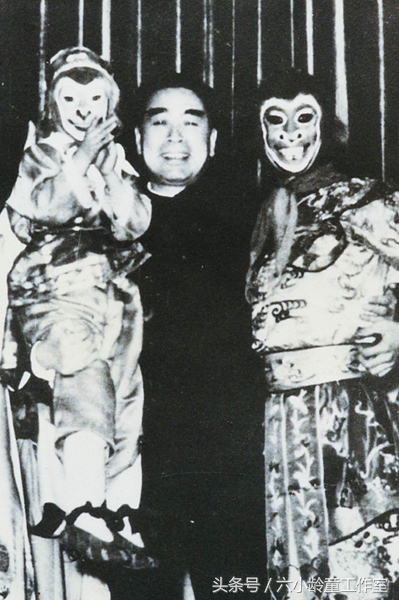 六小龄童纪念周恩来总理去世42周年，曾两次饰演周恩来