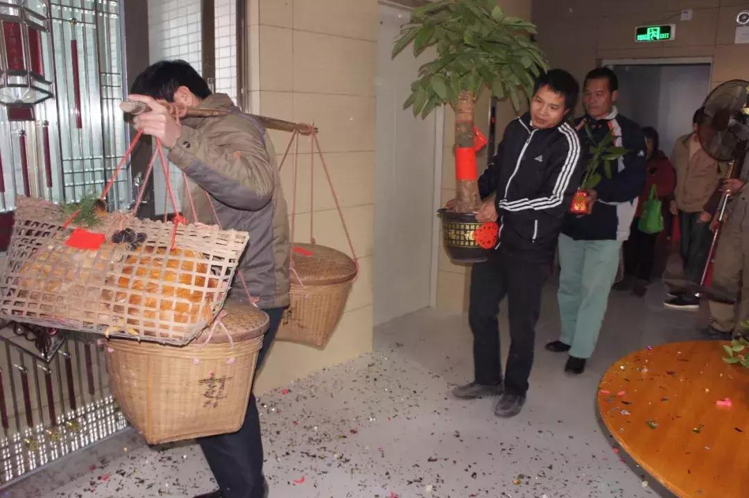 广东罗定人新居入伙的吉利话,罗定入宅仪式进屋顺序