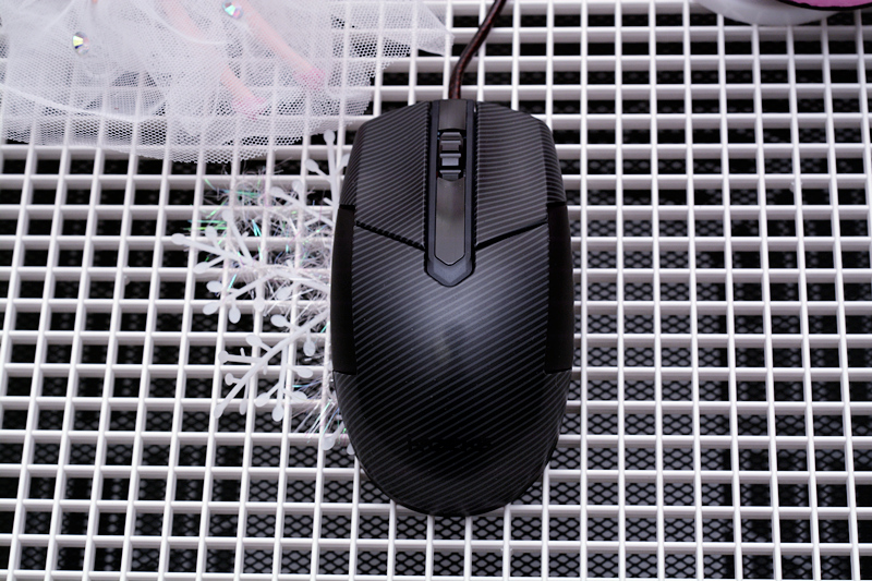 厉害了，鼠标也上“*火军**箱”，I-ROCKS锆Zr-60电竞鼠标开箱体验