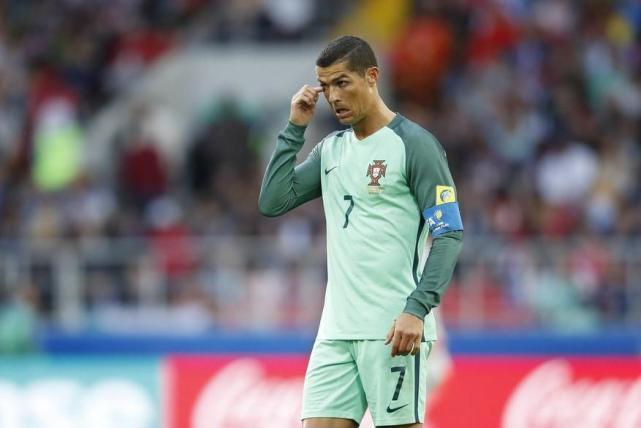 迷人的脸庞和健硕的肌肉是基础,坚持不懈的努力才是他成功的主因