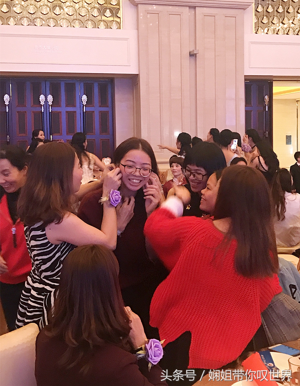 九载春华秋实今朝骏业日新的意思,春华秋实谱写事业华章