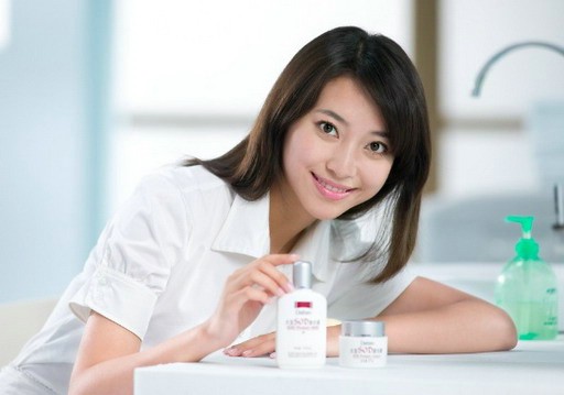 赵丽颖易烊千玺焦俊艳,赵丽颖和易烊千玺新闻联播镜头