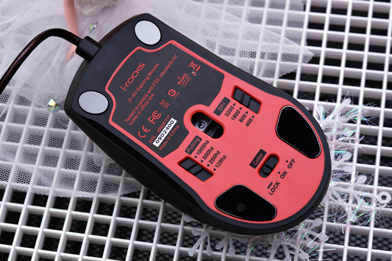 如果说樱桃是买盒子送键盘,那I-ROCKS锆Zr-60算是买盒子送鼠标了